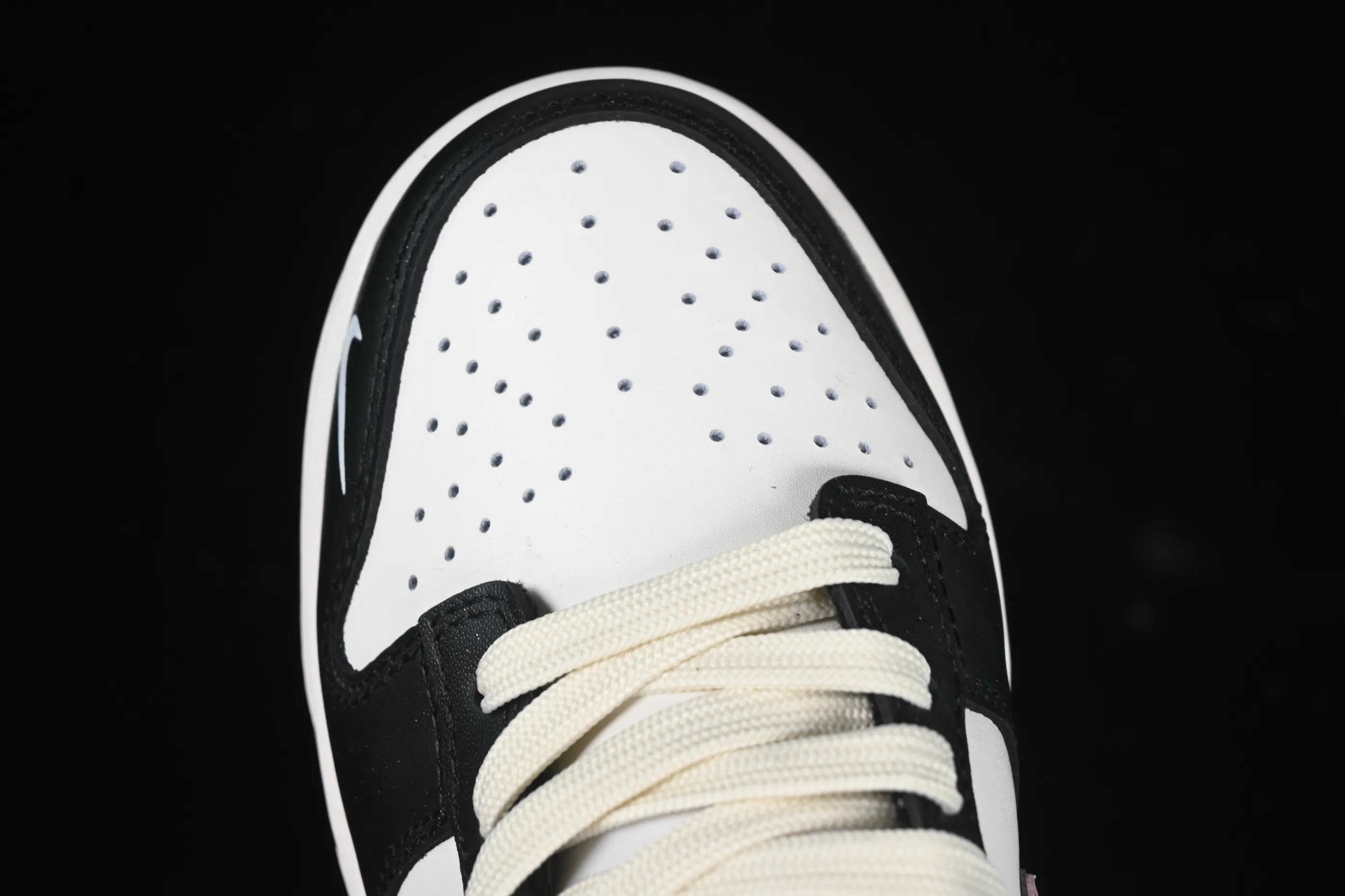 All categories Nk SB Dunk series Nk SB Dunk Low low-top sneakers Nk SB Dunk Low bow tie black and white pink low-top casual sneakers BP1220-009